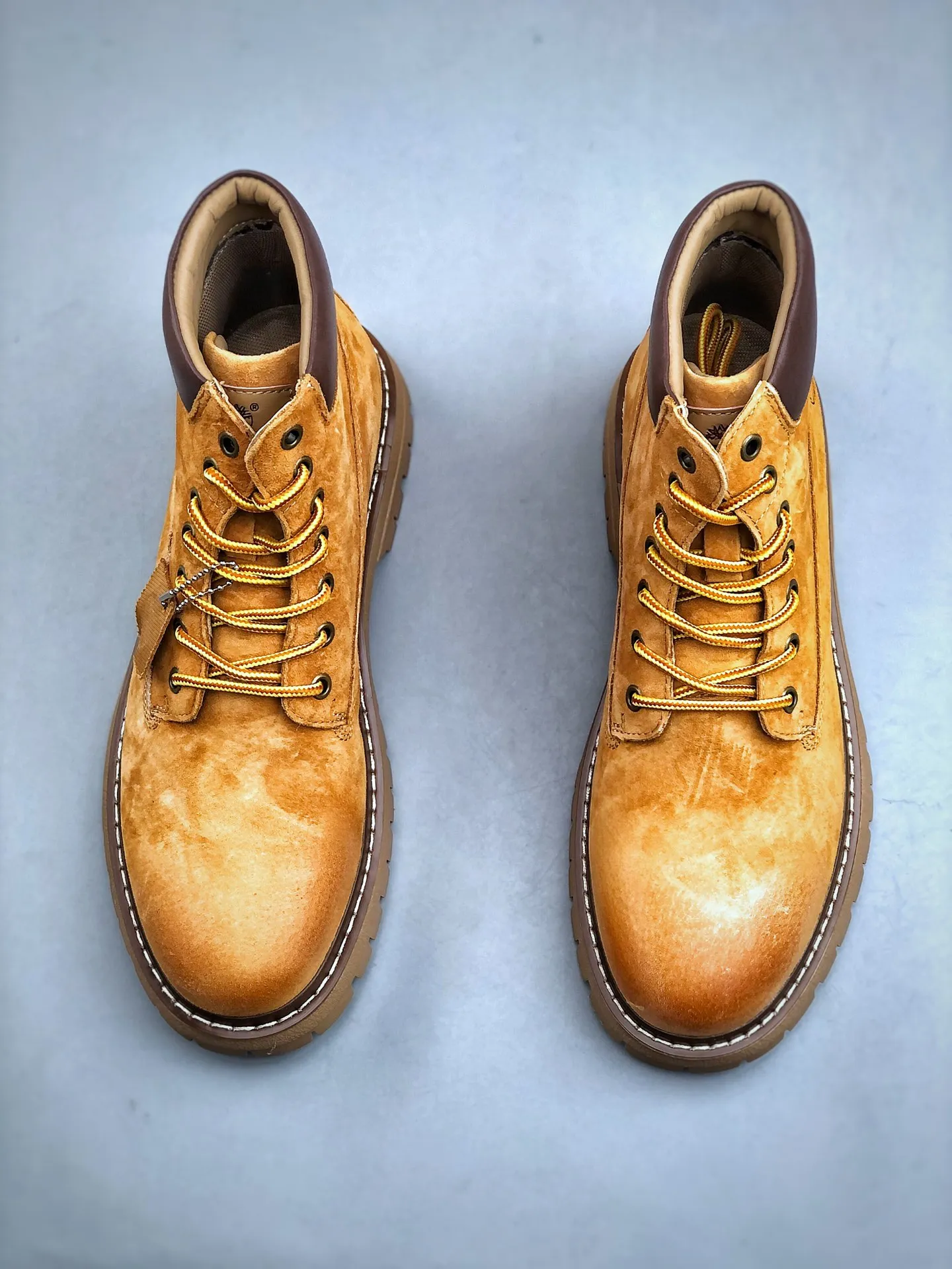 Local self-pickup💰560 supports store release. New goods🚀#Timberland Timberland/Timberland classic outdoor casual rhubarb boots series. Guangdong factory quality. Original box and original packaging. The fabric is made of Italian 🇮🇹 top-grade frosted fine-grained cowhide. It is paired with anti-odor and anti-corrosion genuine leather latex insoles to give you a perfect wearing experience. The quality is exquisite and durable. A must-have for sportsmen. Specializes in not looking handsome. High-quality and first-class foot feel. Size: 39 -44 (leather shoe size)